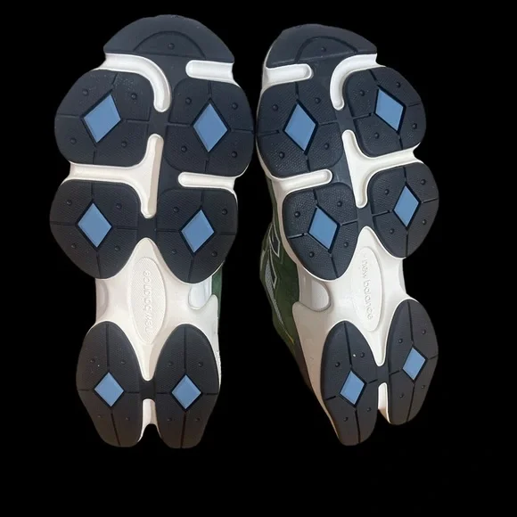 🔥New Balance 🔥9060 Unisex sizing M/10.5 W/12  Athletic LifeStyle Shoes *NEW*🔥 - Picture 9 of 11